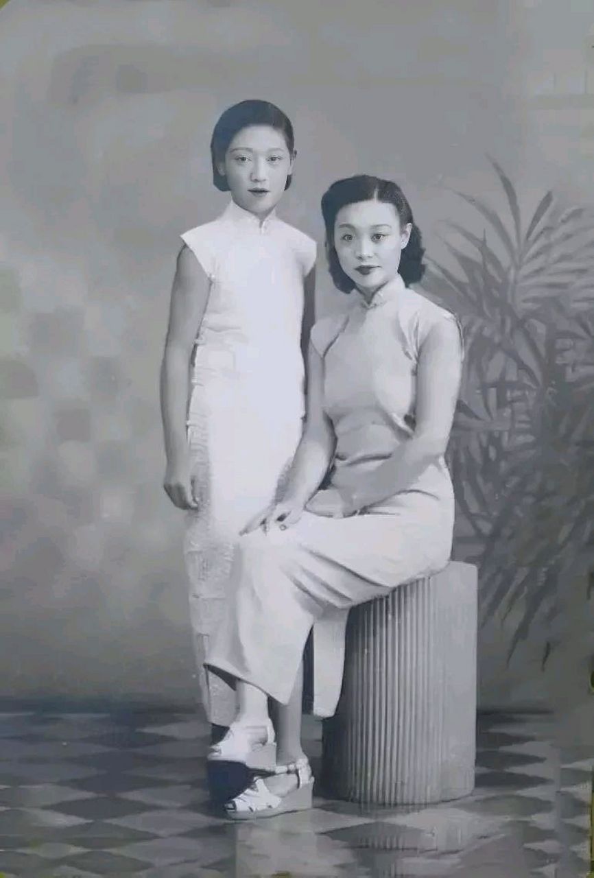 1928年,钱大钧被妻子欧阳藻丽叫到病榻前交待后事:"我死后,你要娶我