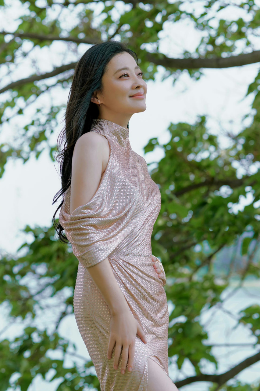 梅婷  高跟凉鞋  大长腿美jio[打call][打call]