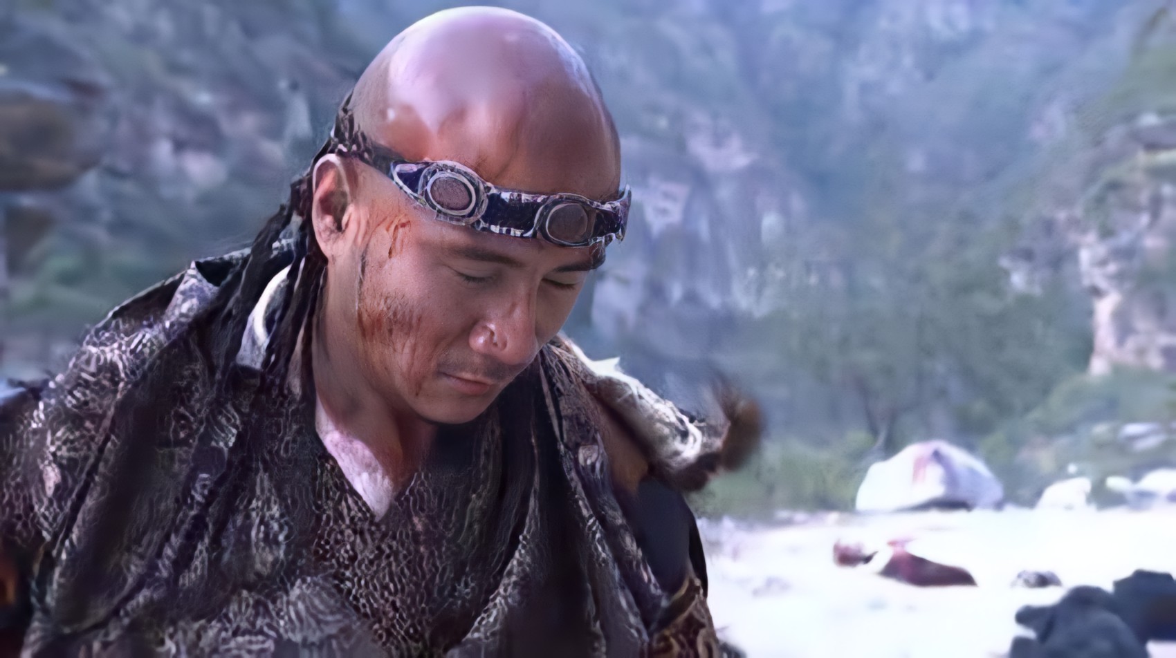 他是萧远山的师傅,实力比肩张三丰,扫地僧为躲他藏身少林多年