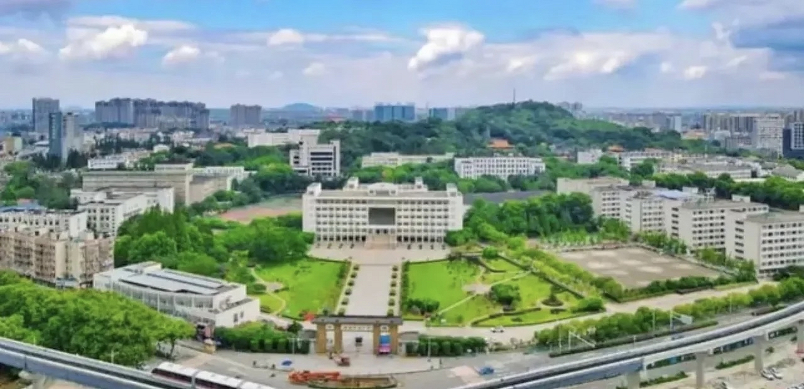 之前吵的沸沸扬扬的安徽师范大学要搬去合肥事件,已经落下帷幕了! 最