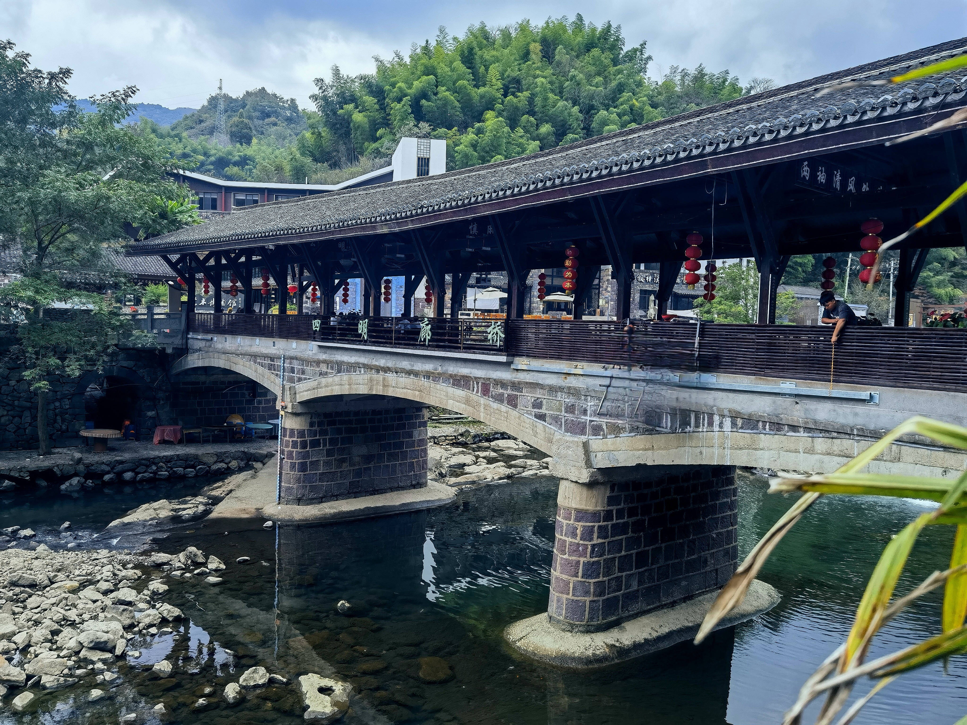 探访历史悠久的李家坑村:古韵与现代元素的完美融合