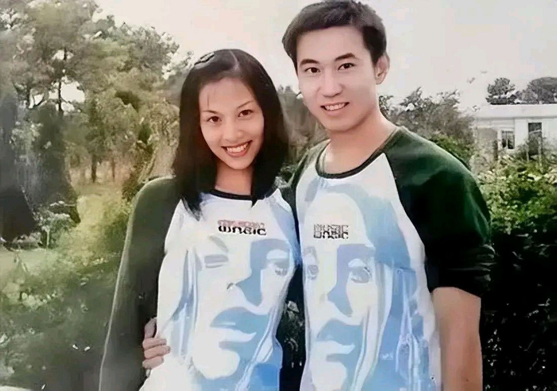 2006年,航天员王亚平和丈夫赵鹏,一张罕见的留影,照片中的他们郎才女