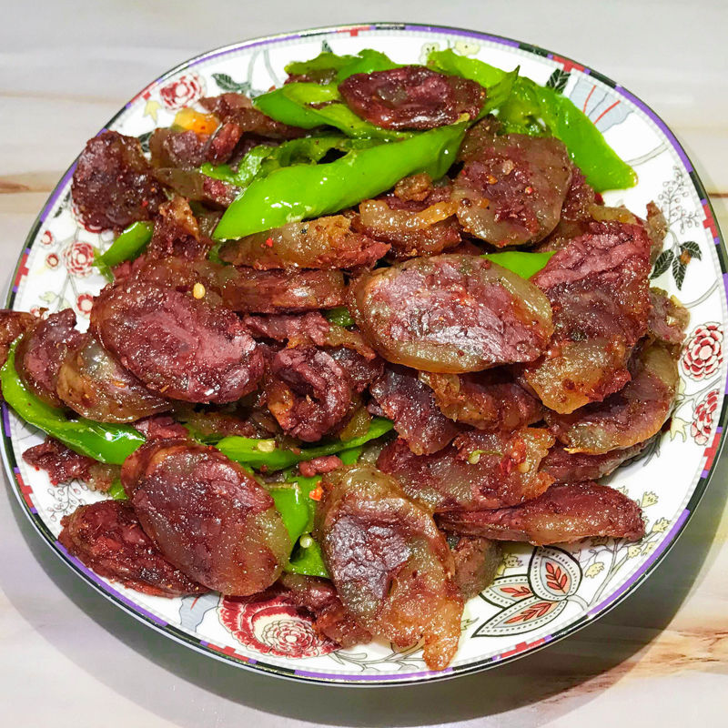 香肠,蒜苗,小米辣,做一道炒香肠菜