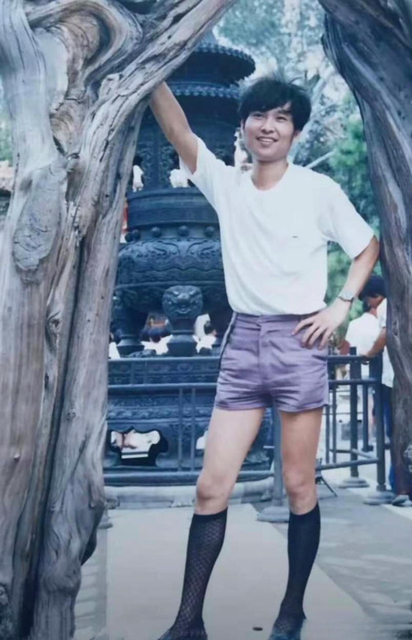 80年代的中国,男人也流行穿丝袜[滑稽]