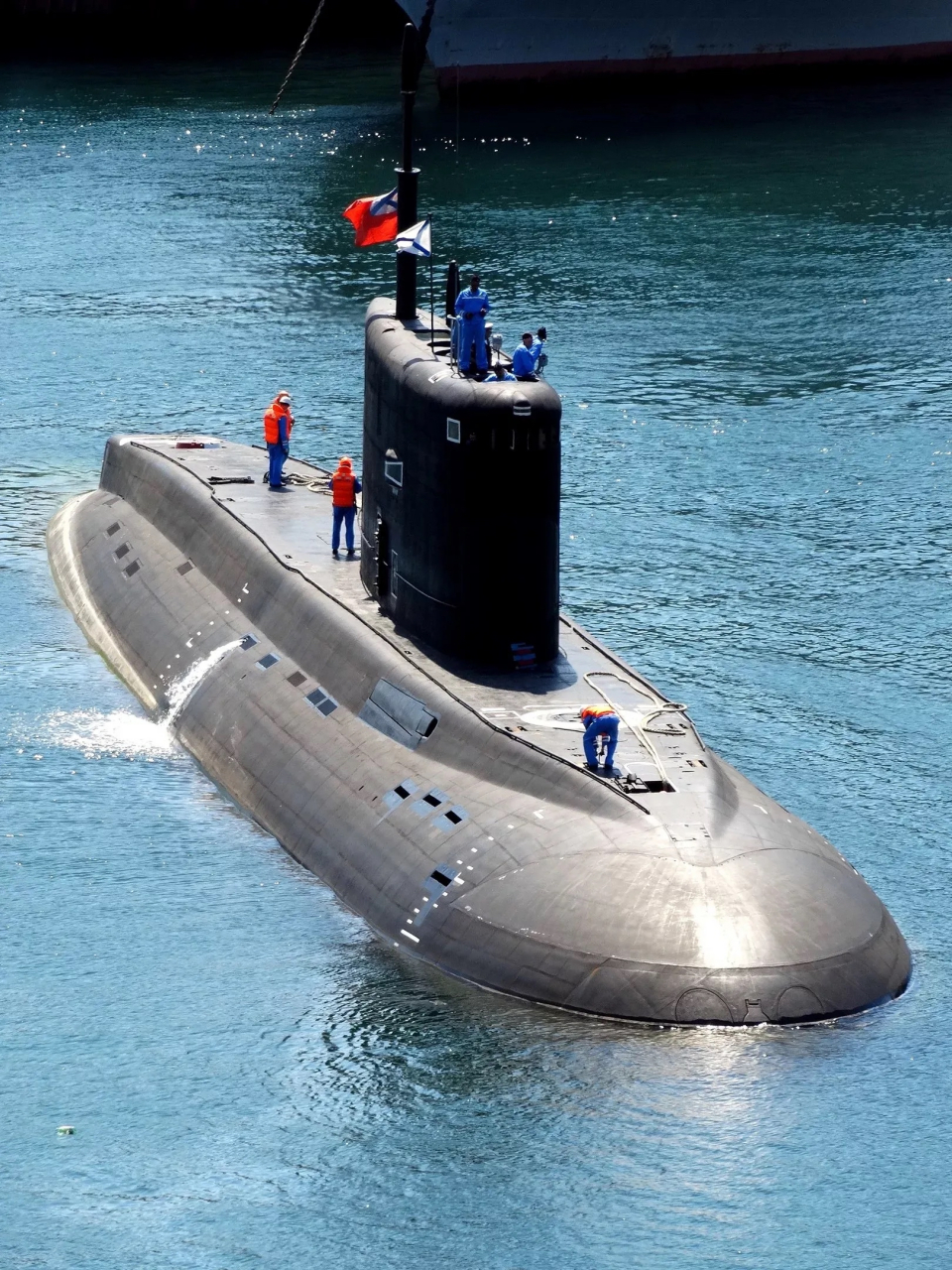 基洛级常规动力潜艇,圆滚滚的造型