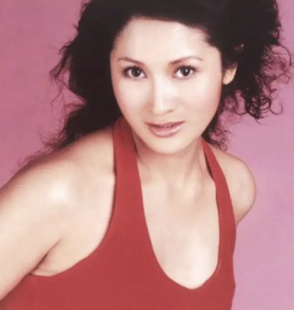 女演员张钰20年后复出,曾爆料娱乐圈潜规则!