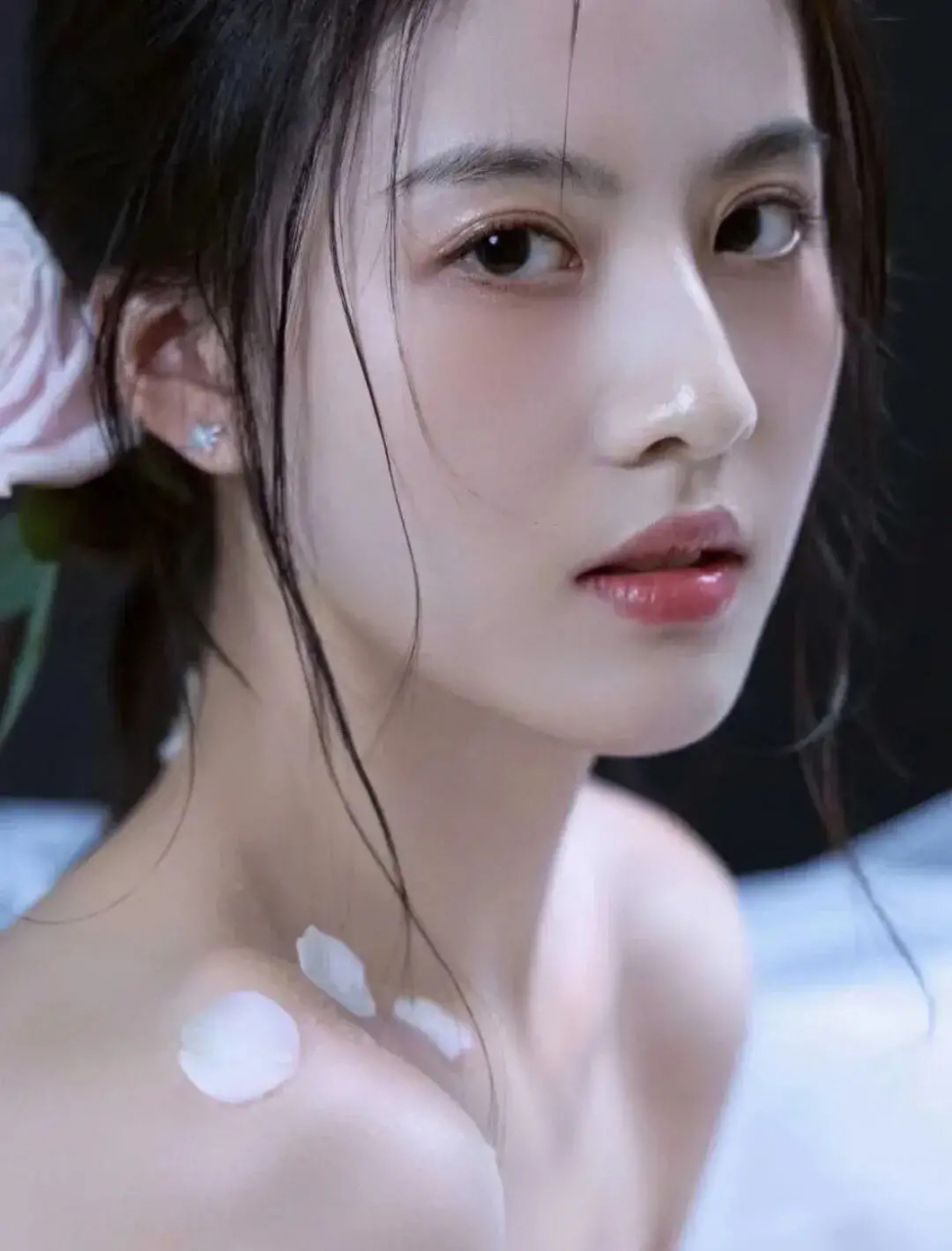 百家号星火计划# 张熙乔这个眼神好有杀伤力[给力],透澈的美,真怕你