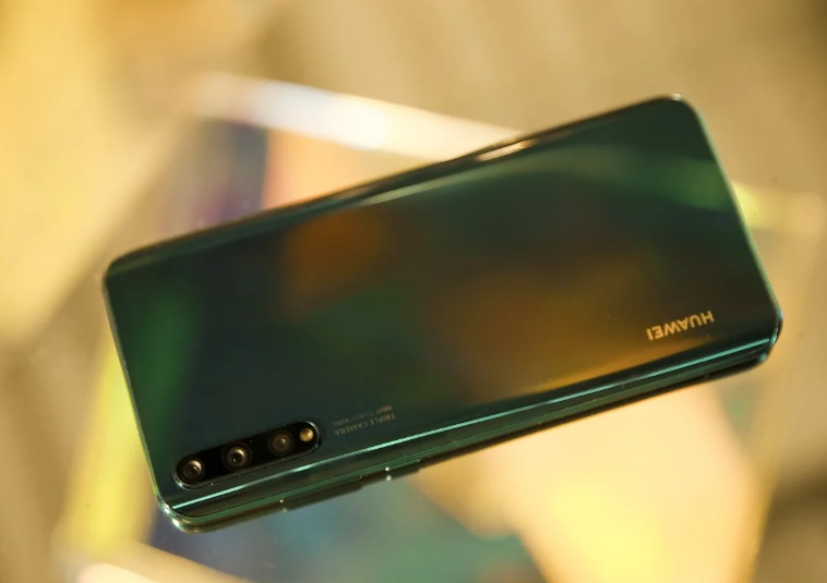 华为畅享10plus的性能放在现在依旧流畅,与华为畅享10s相比