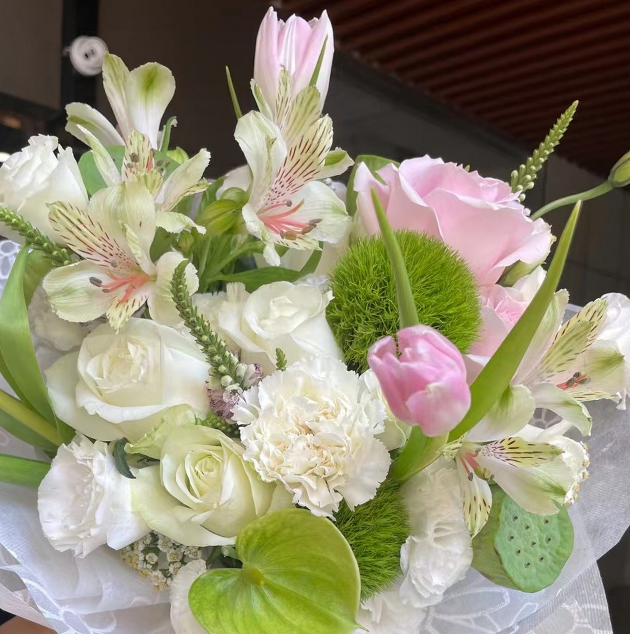 今日大暑,热 早早起床, 馒头配上稀饭 煮蛋加上辣子 热烈新鲜的一天