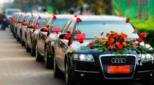 宽宽的马路,却让迎亲车队寸步难行,这是为那般?答案:粮食