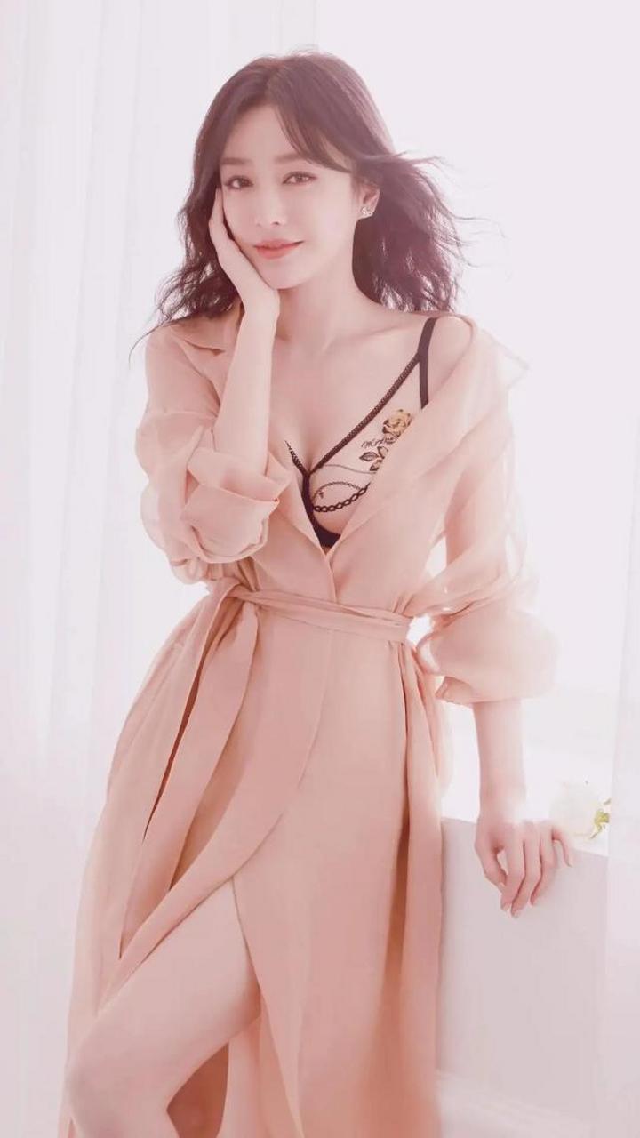 秦岚# 秦岚早期内衣代言,太性感了