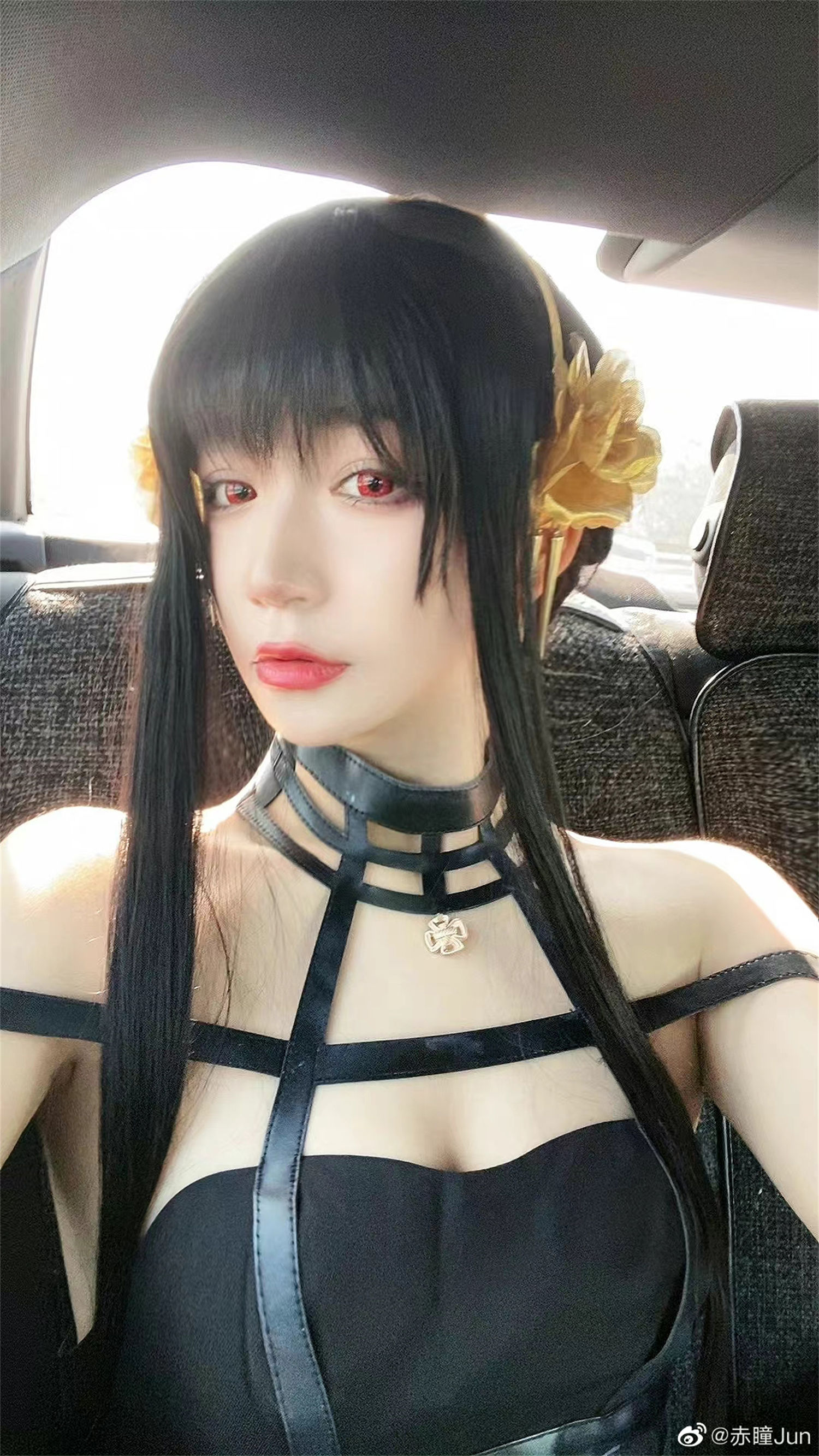 赤瞳Jun间谍过家家cos，美丽与强大集结于一身的荆棘公主！