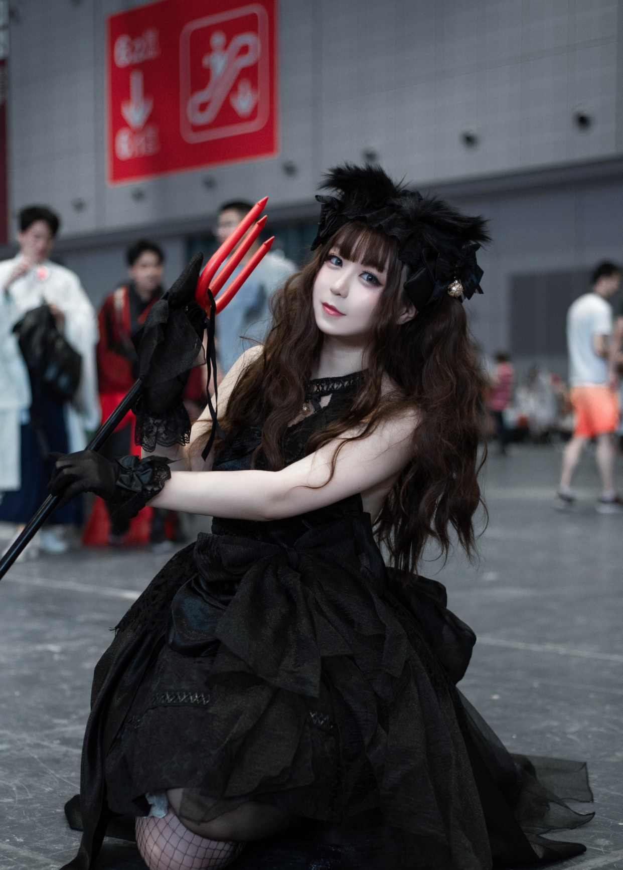 看到一位在漫展上装扮成恶魔女的洛丽塔小姐姐,确实非常的可爱