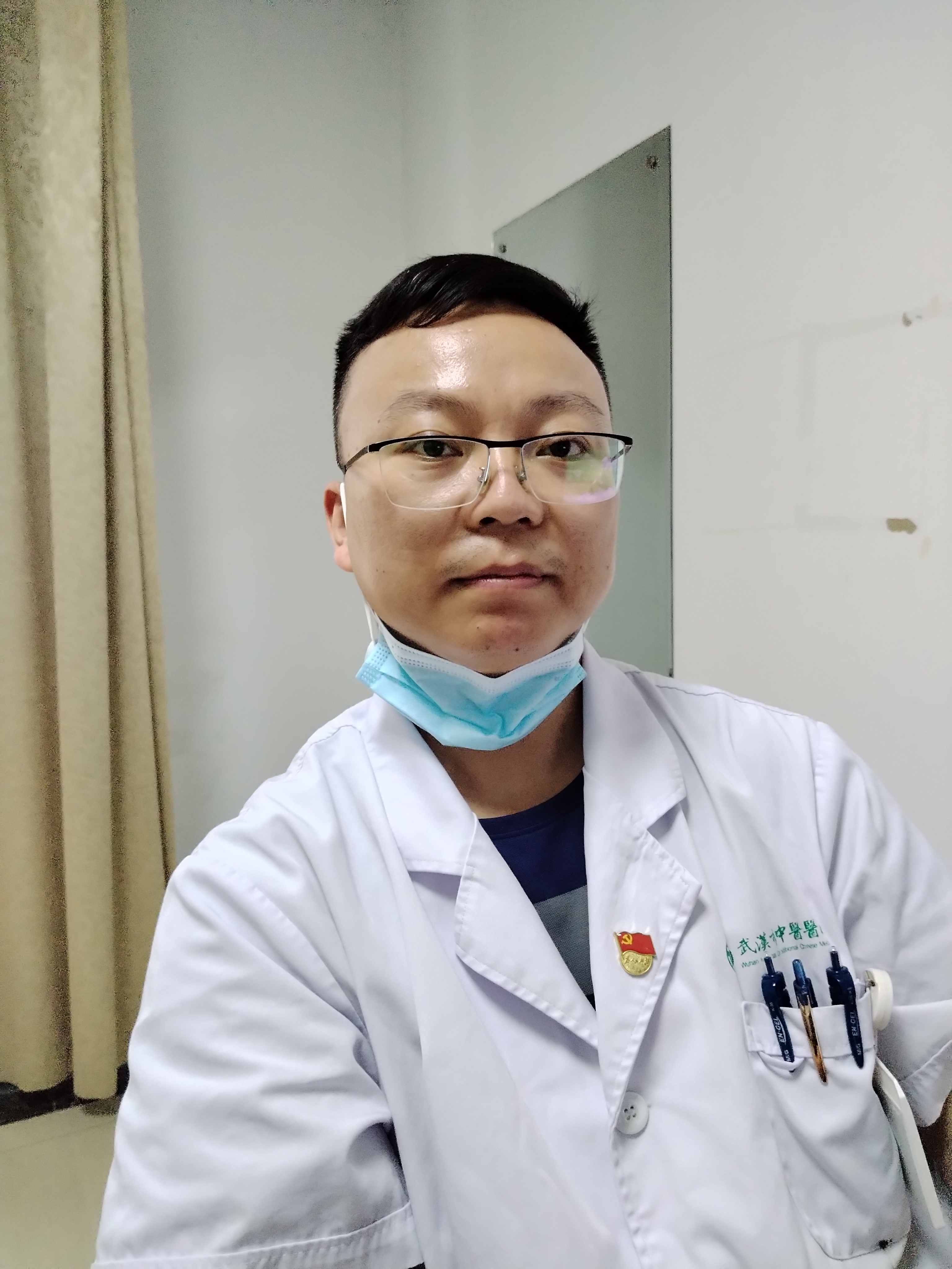 黄冈市第一人民医院代挂专家号，减少患者等待就医的时间的简单介绍