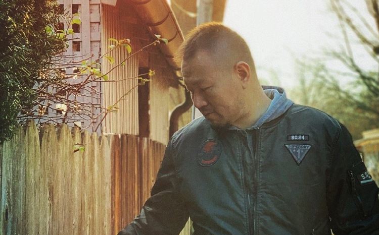 虎二:长着一张社会脸,你却拿他来唱情歌