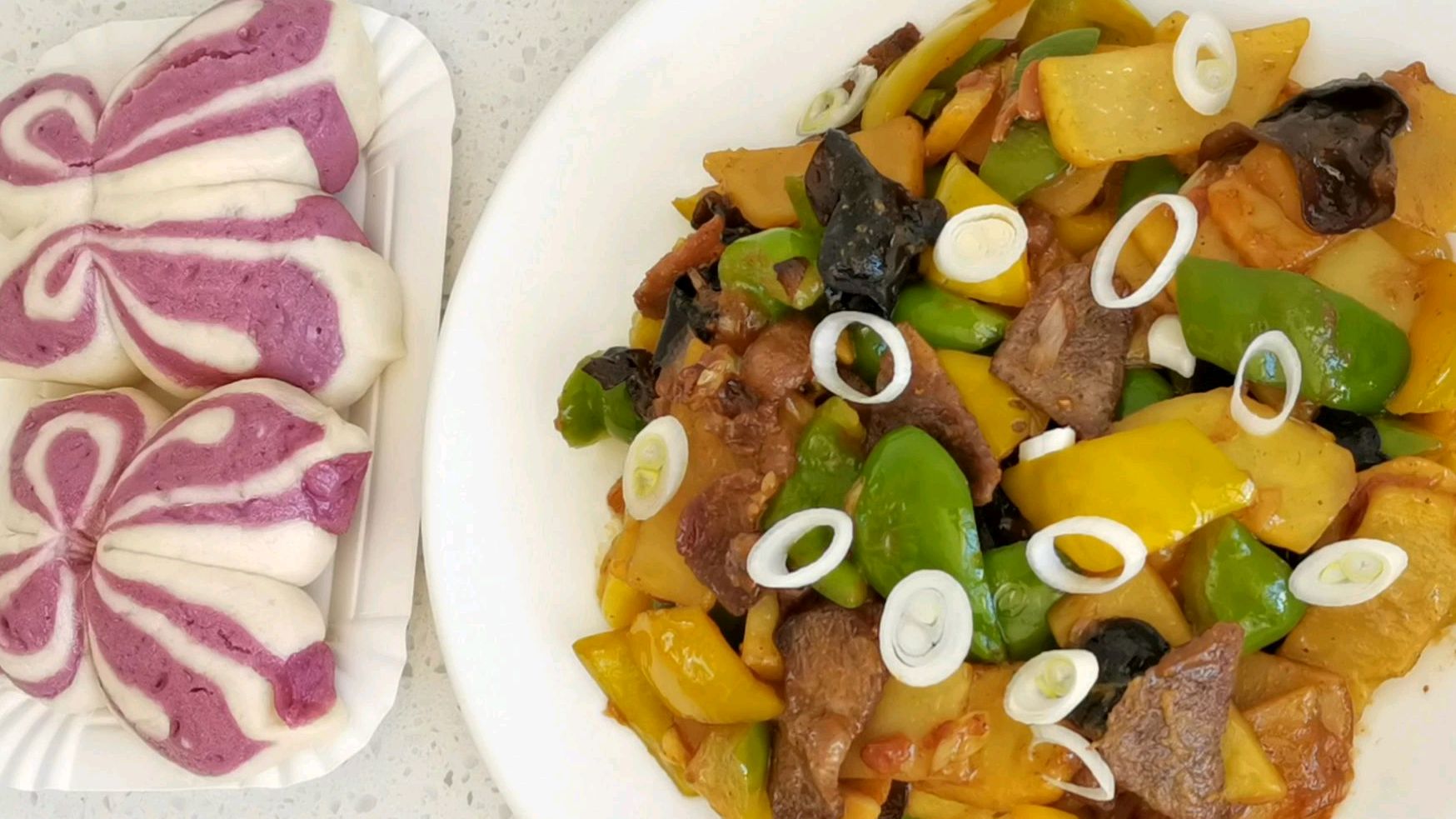 猪肉青椒土豆片蝴蝶馒头,搭配合理营养丰富,用简单的食材做美食