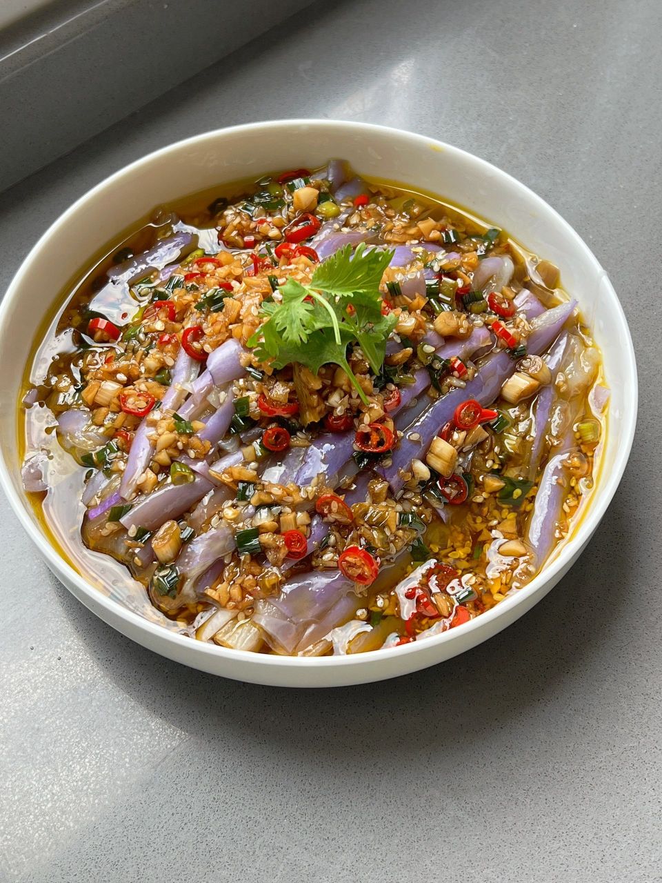 不用过油的夏日低卡凉拌茄子 酸甜开胃的凉拌菜来啦,茄子不过油也超级