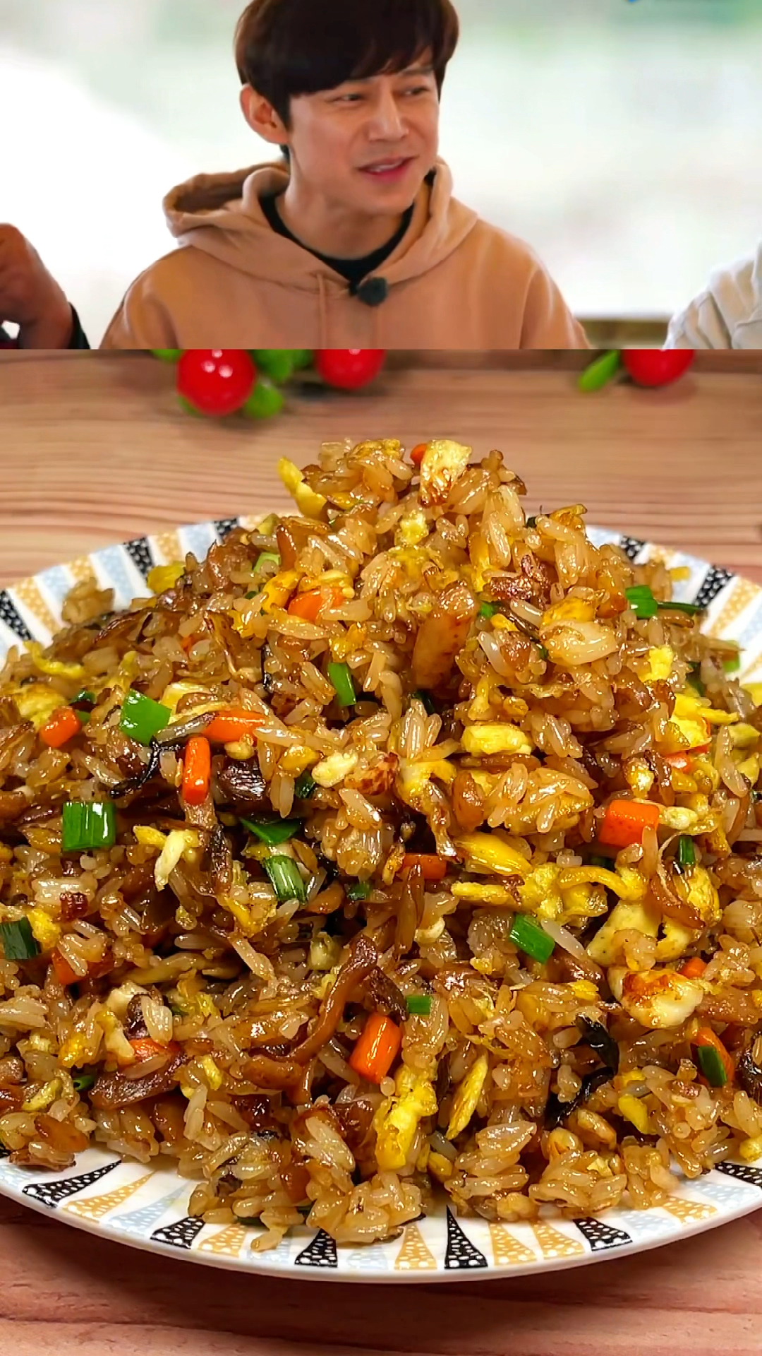 跟着黄磊老师做的外婆菜炒饭,实在太好吃了,拿肉都不换.