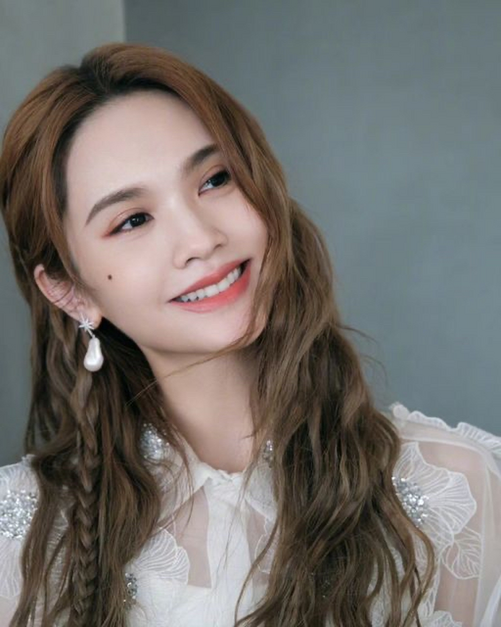 [吃鲸][吃鲸][吃鲸]这样的杨丞琳感觉还是很有颜的!