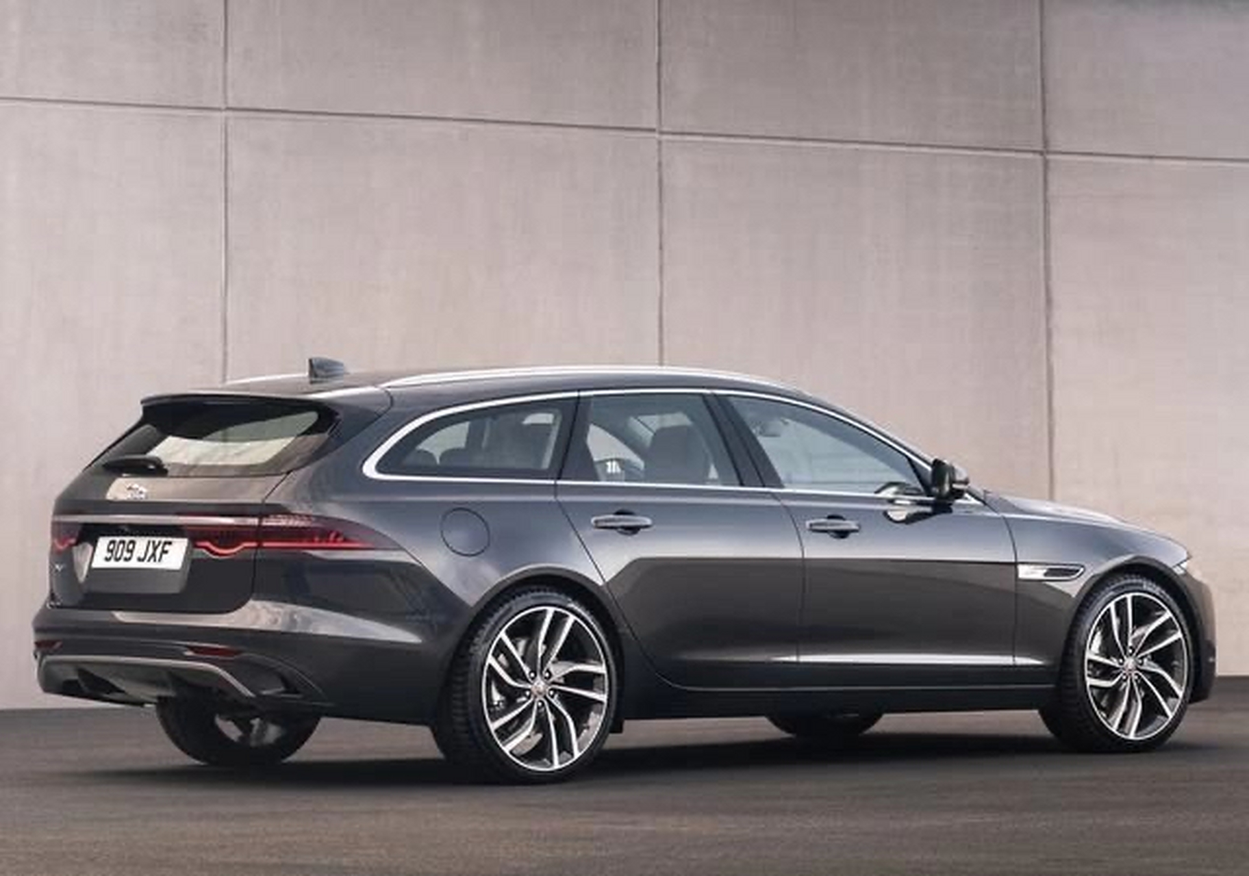 jaguar xf sportbrake应该可以说是旅行车里完美的存在,改款后就没