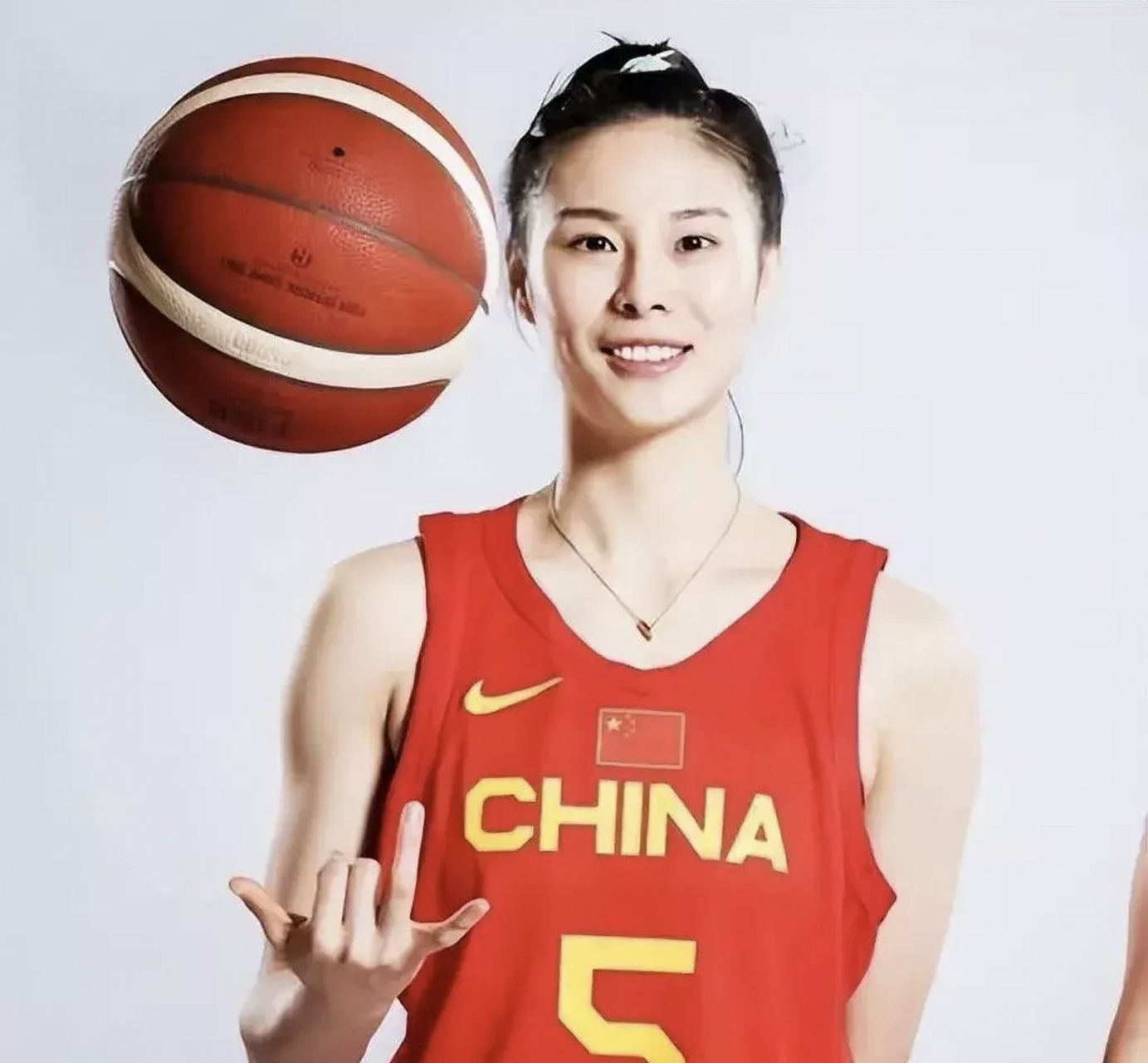 中国女篮队员王思雨图片