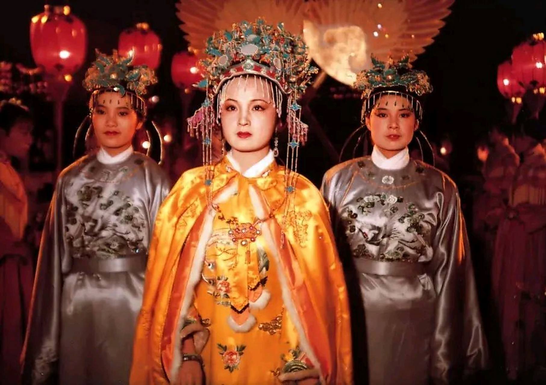 元春省亲是贾府最后的辉煌,也对应着明朝最后的辉煌.