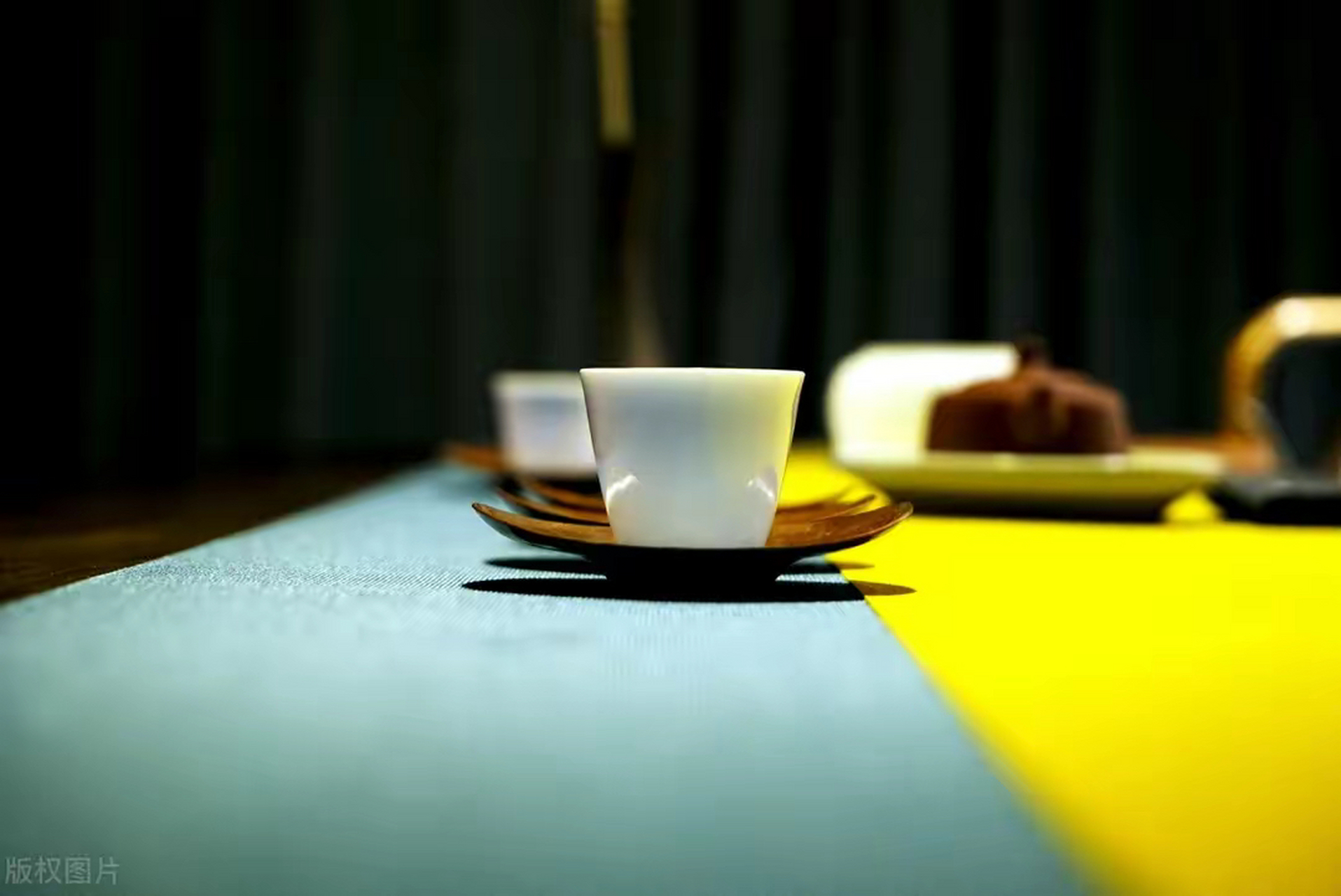 美好的人生,需要静和默  人生的美好,从来不是喧嚣热闹,也不是纷纷