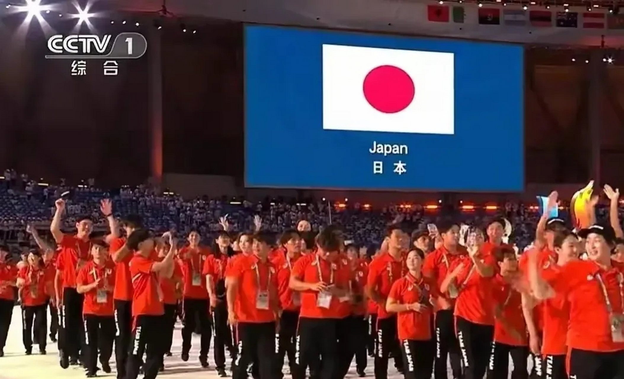 日本队出场"安静如鸡" 请问:您有啥想法?