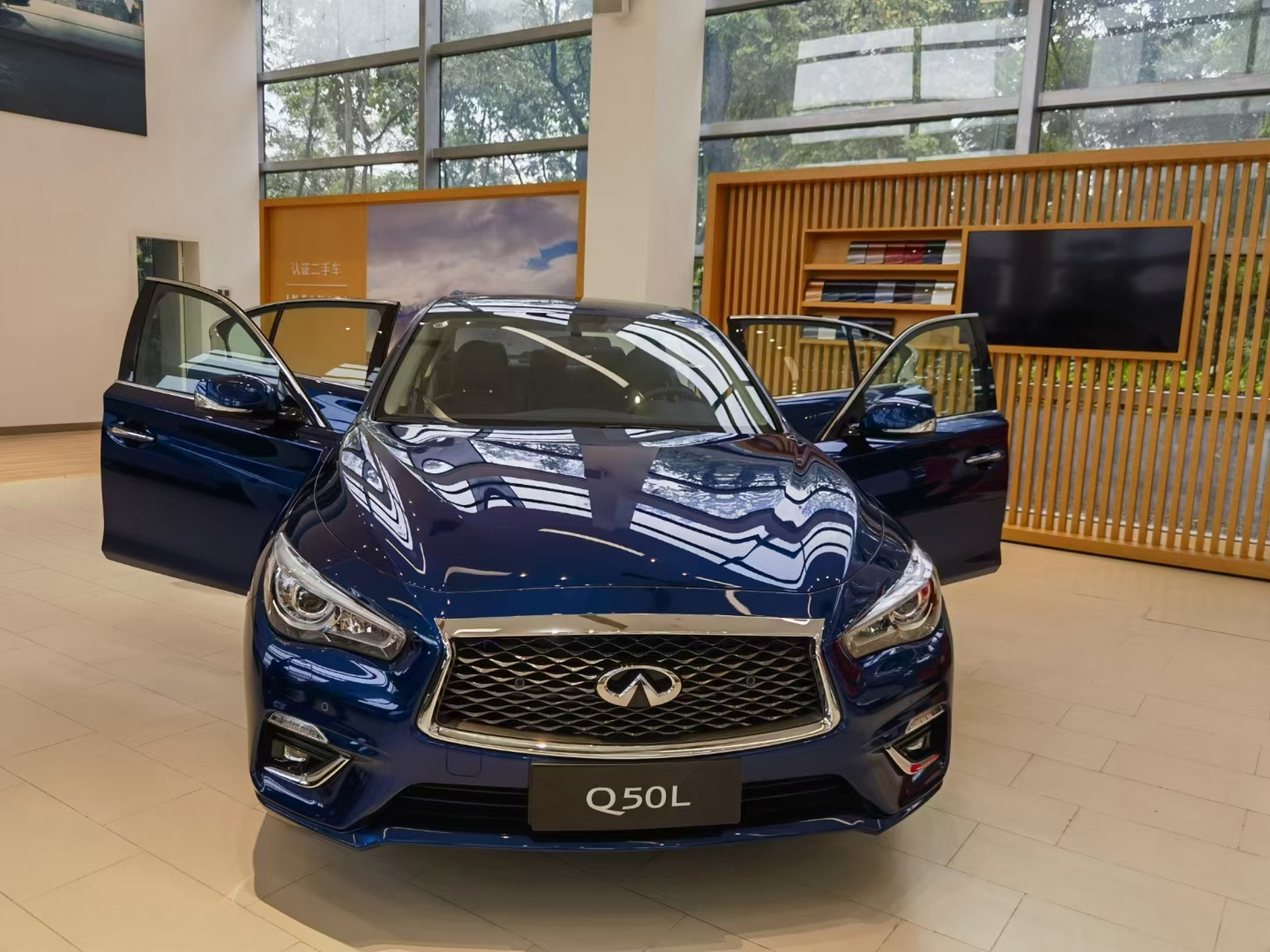英菲尼迪q50l,指导价264800  英菲尼迪q50l,指导价294800  英菲尼迪