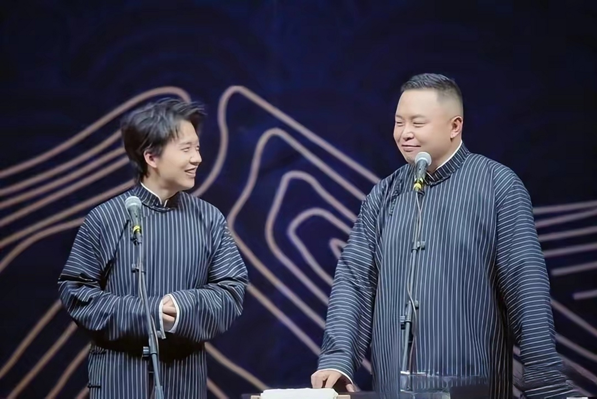 落地后报平安,跨年等不到郭麒麟了  12月12日,德云社阎鹤祥抵达北美