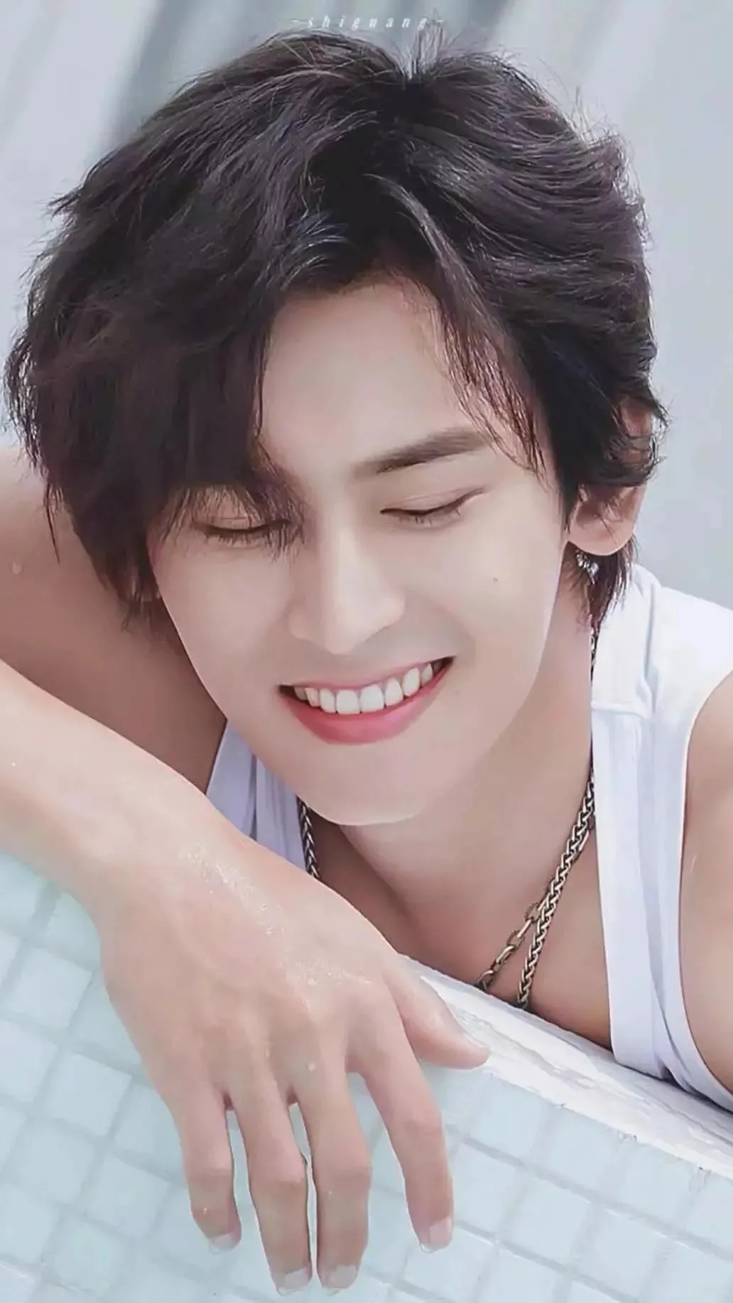 张哲瀚日系风图片:瀚瀚也太好看了吧