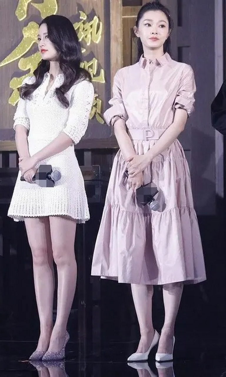 谁偷走了明星的身高?宋轶168cm,李沁166cm#搞笑# #李沁