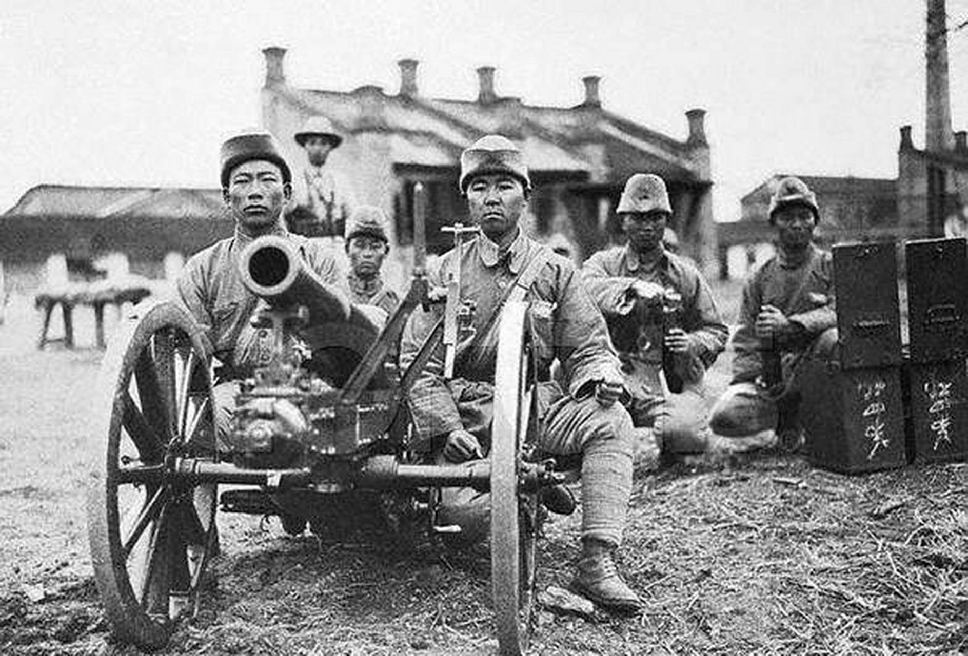 1927年,济南遭遇大旱,"狗肉将军"张宗昌来到龙王庙求雨不成,恼羞成怒