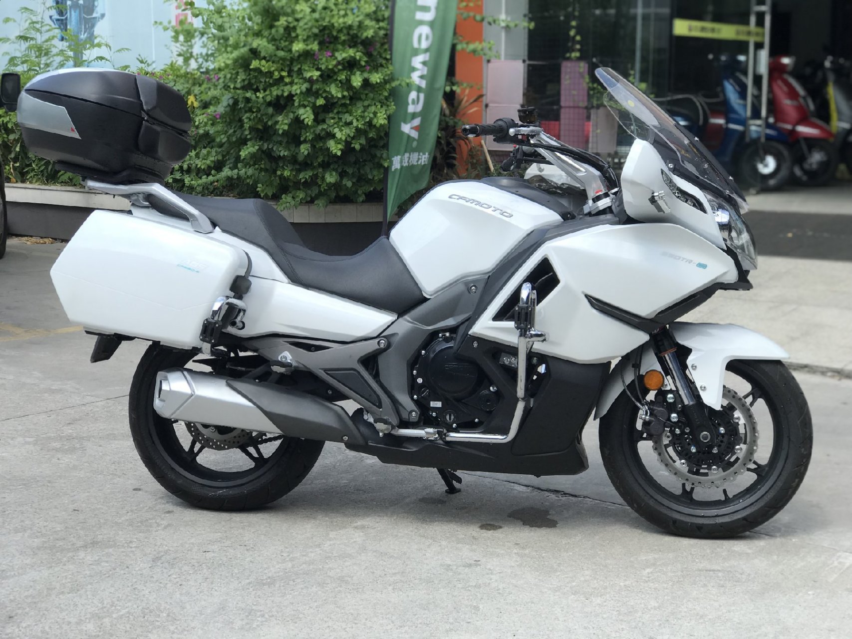 摩托车# 说到国内的中大排玩乐摩托,春风摩托是一个重量级品牌,葡下