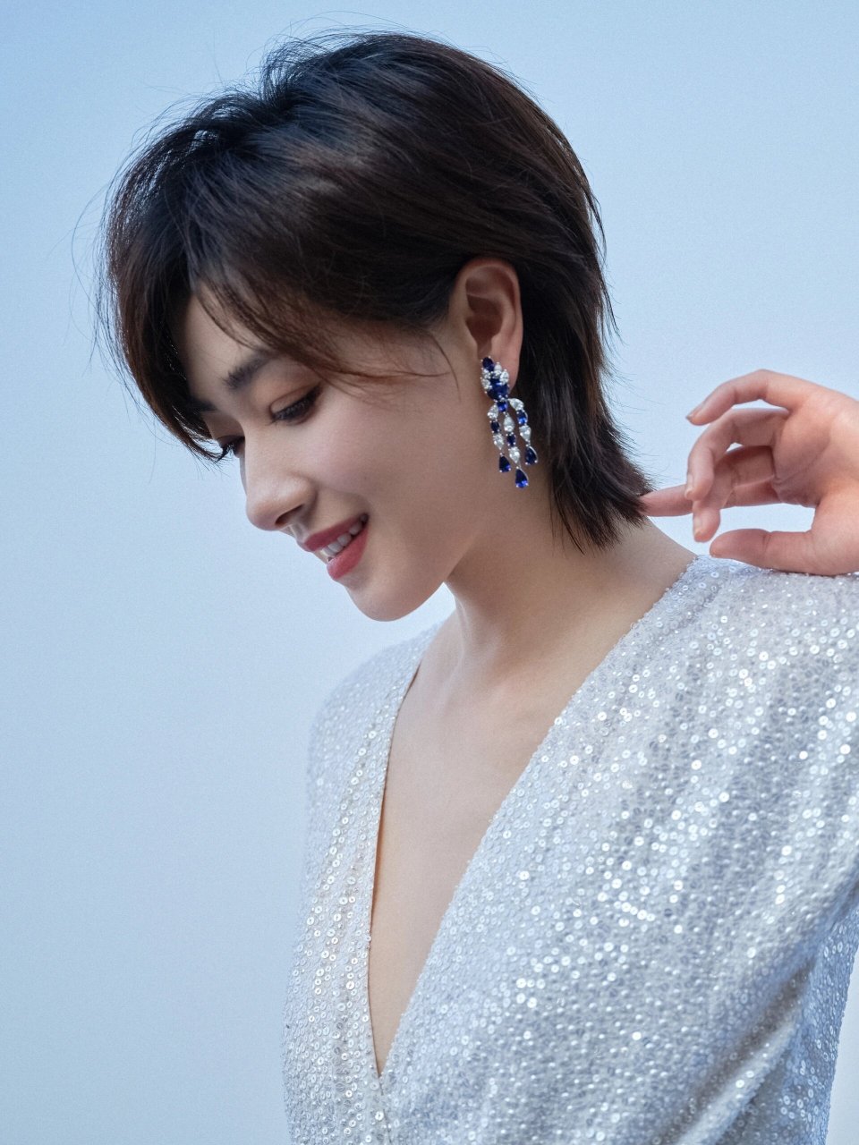 万茜 干净 典雅 高贵 女士超短发|||发型重点:消除脖颈位置头发的体积