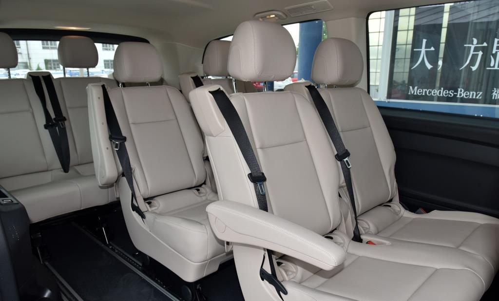 9座商务车选择少又空间小,丰田海狮蓝牌c证,接近6米超大车身