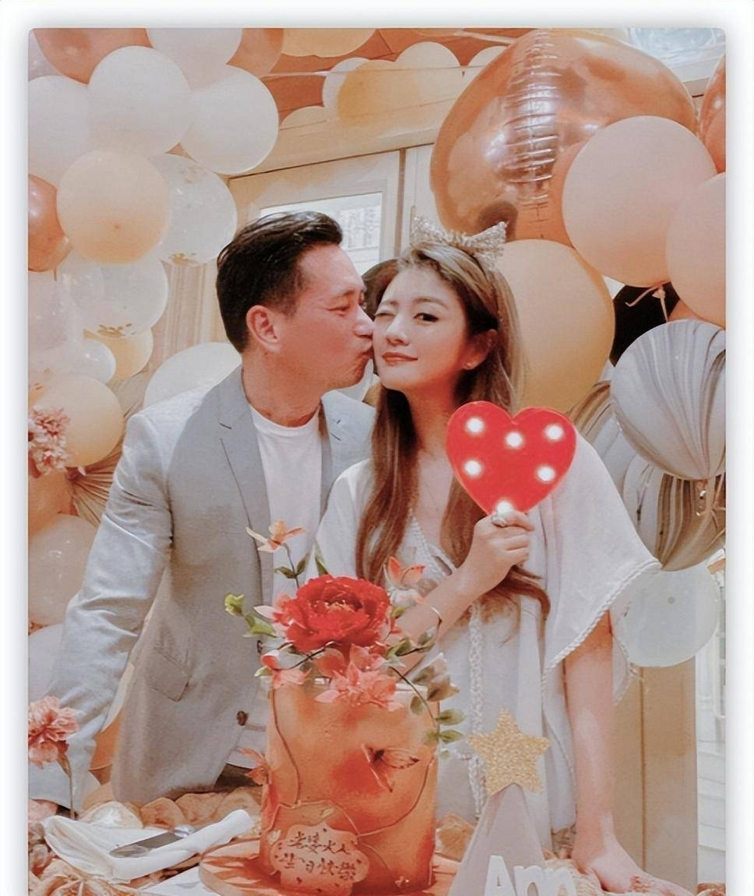 结婚这么久,安以轩不可能对陈荣炼的事业一无所知,娱乐圈里经营这么久