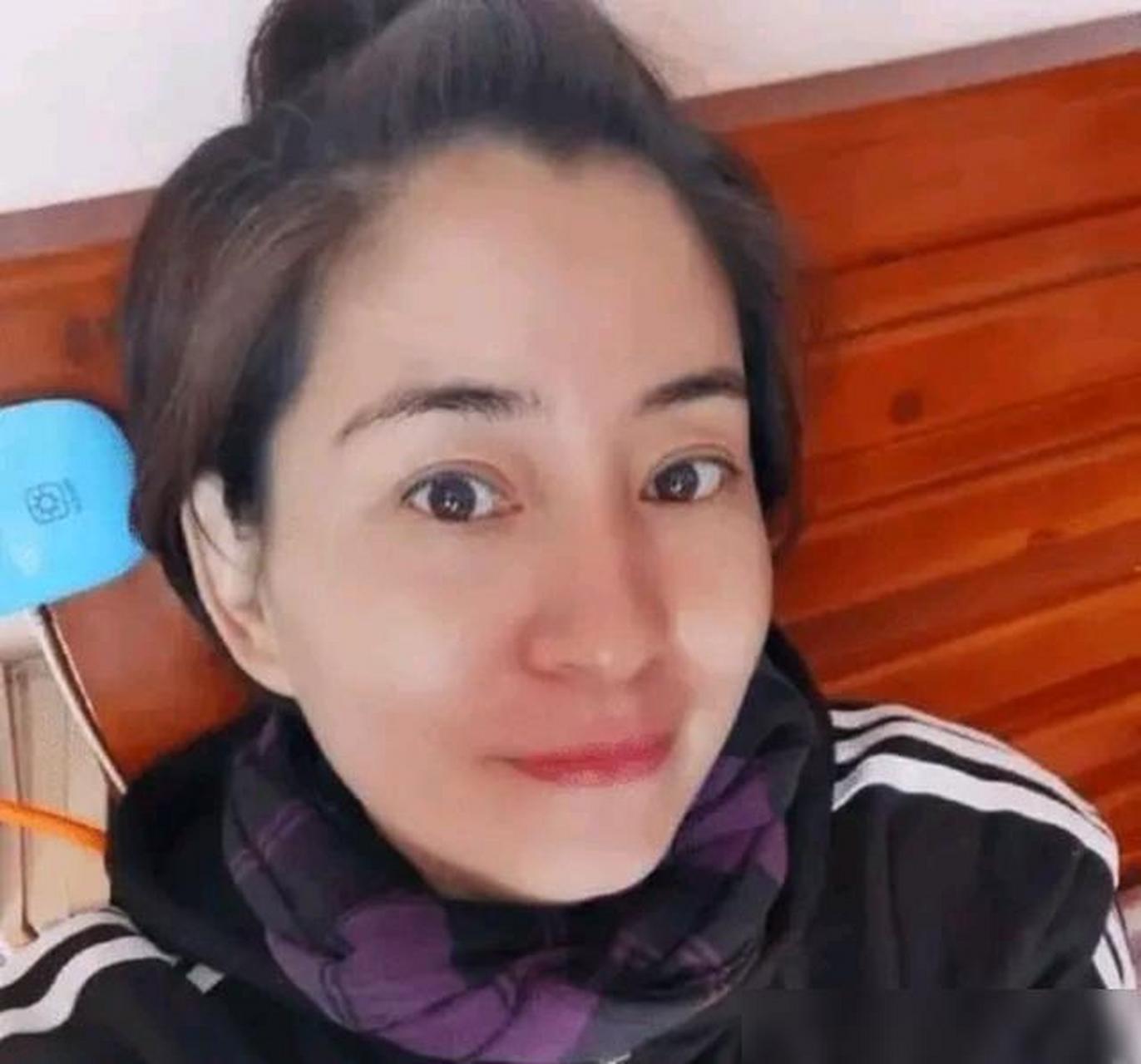 2016年,劳荣枝在工作的两张老照片.那时,一些年轻人互相嫉妒.