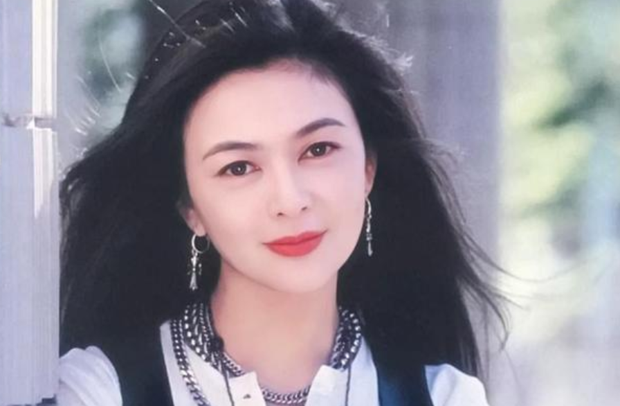 关之琳再次恋爱?还是老牛吃嫩草?高夫球事件之后影响了她一生
