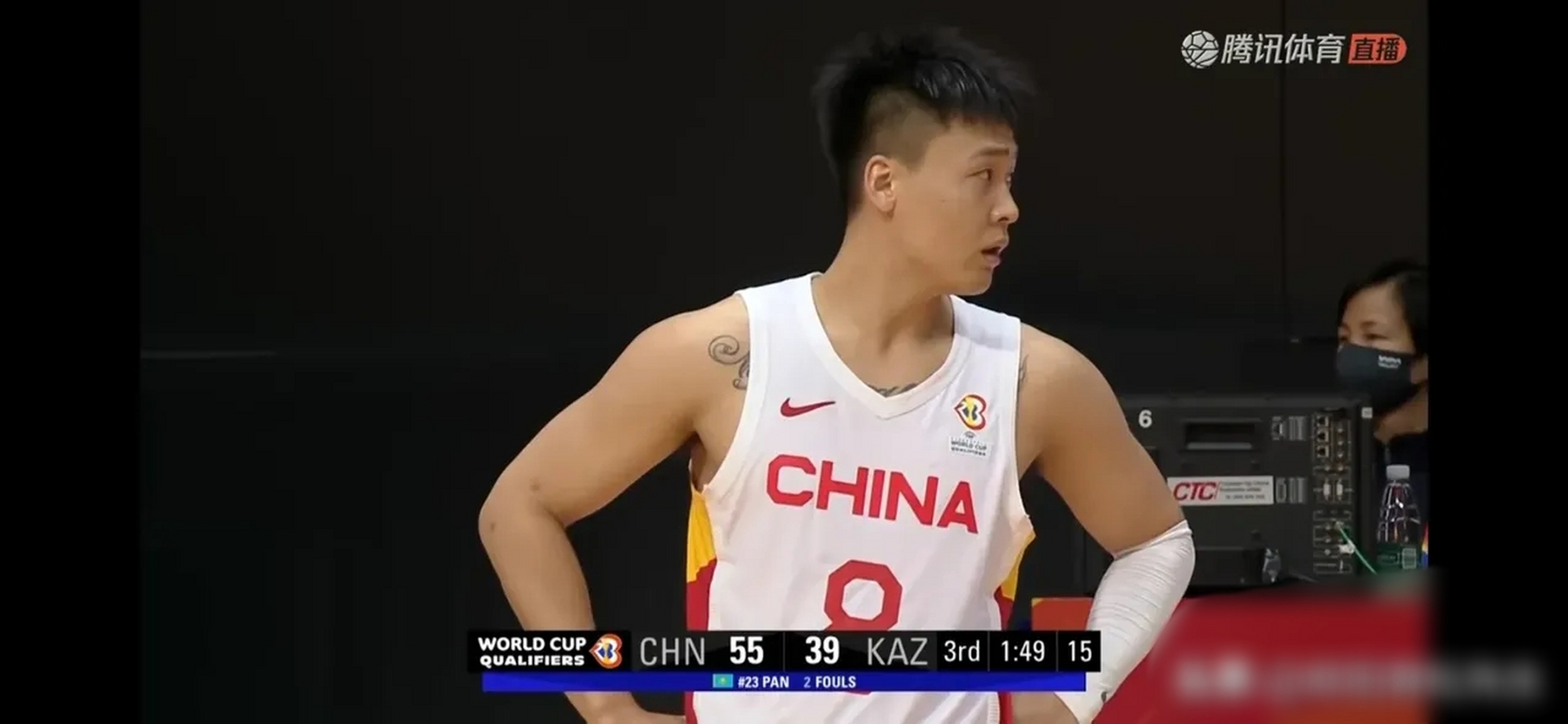 郭艾伦和赵睿的比赛态度太有问题了,不知道是因为对手太弱勾不起他们