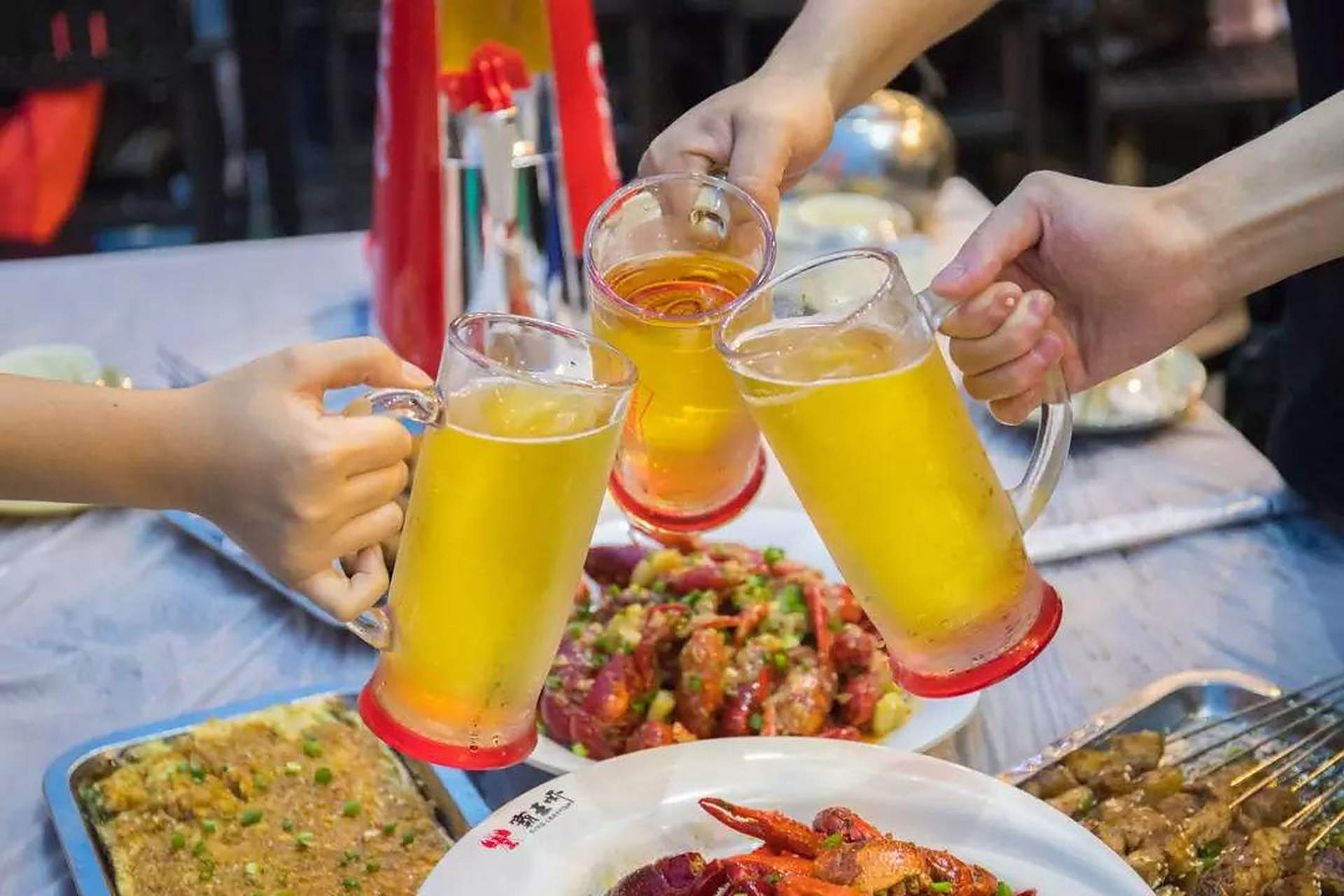 左手烧烤,右手啤酒&可乐,加上你故事,绝配?