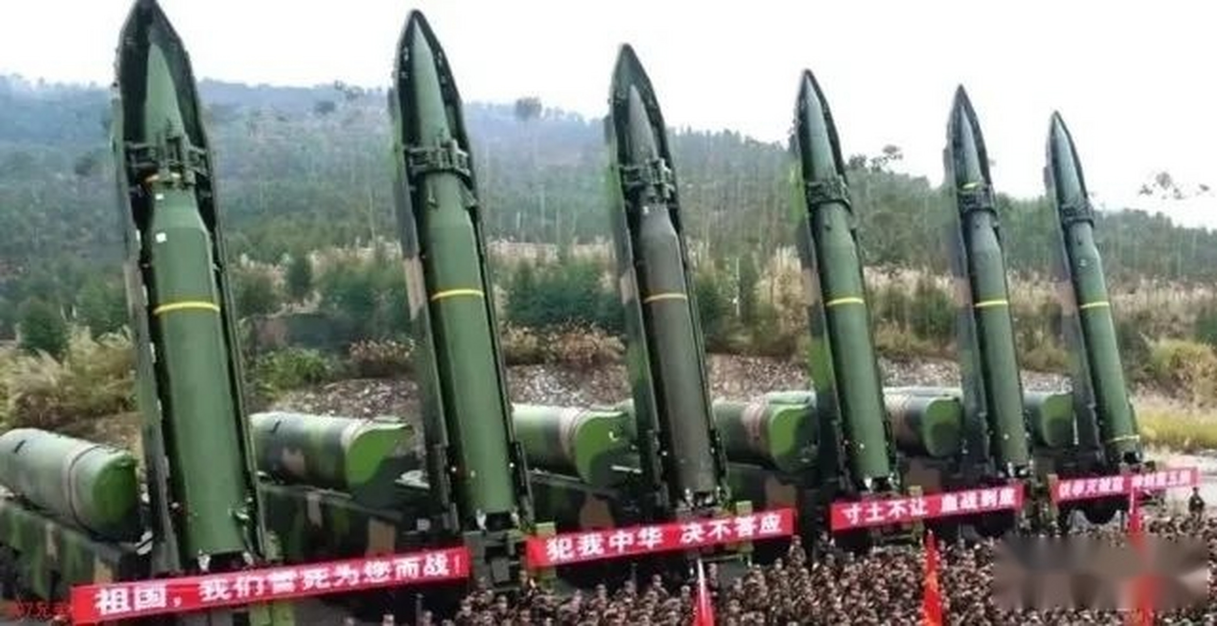 美航母成我们的"活靶子" 中国东风27导弹,令美国闻风丧胆.