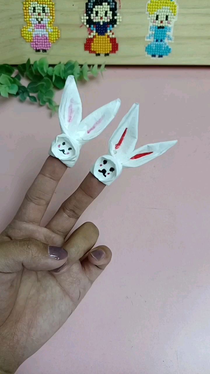 手指小兔子折纸图片