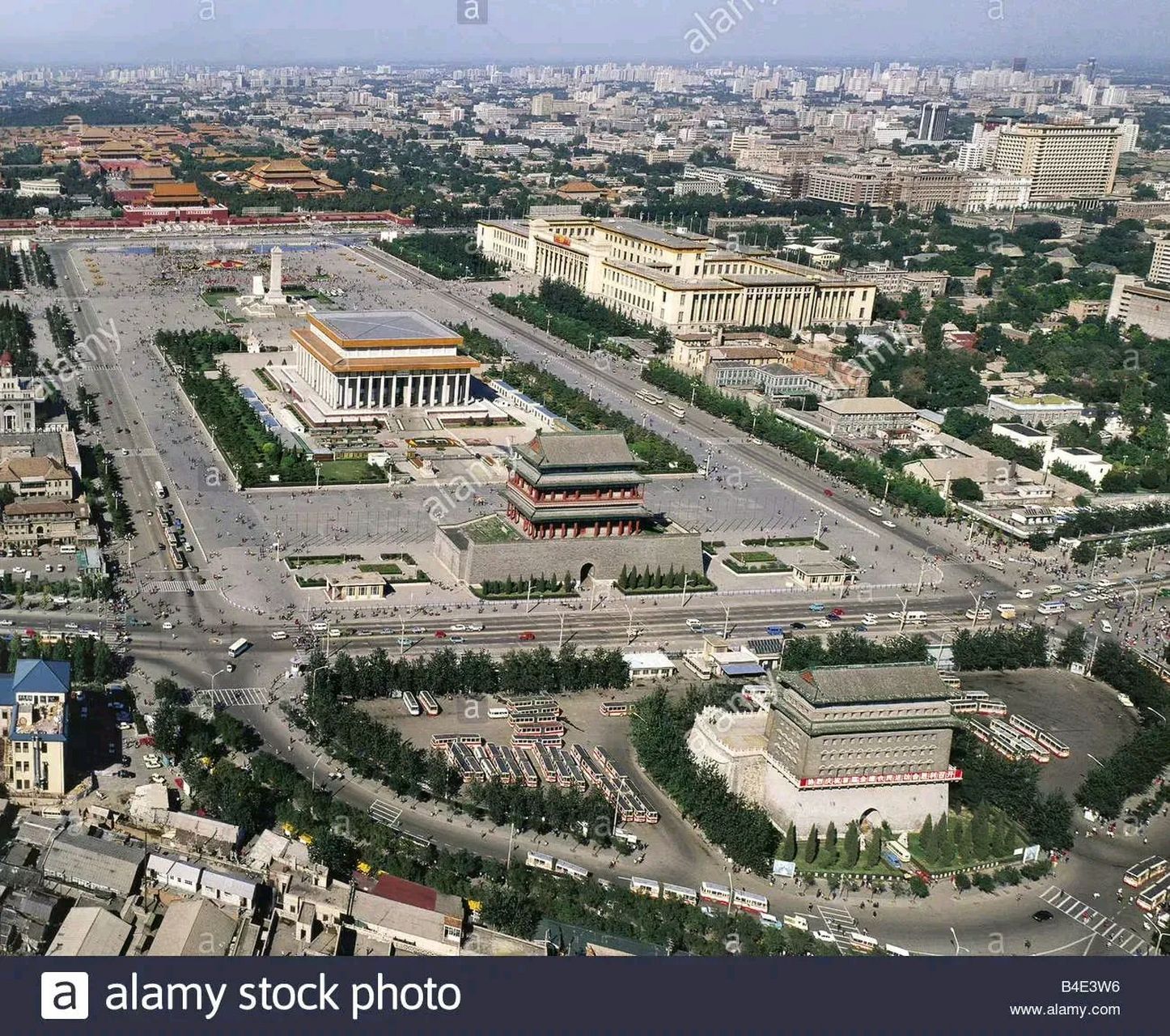 北京九门和城墙不拆的话,天下一绝.