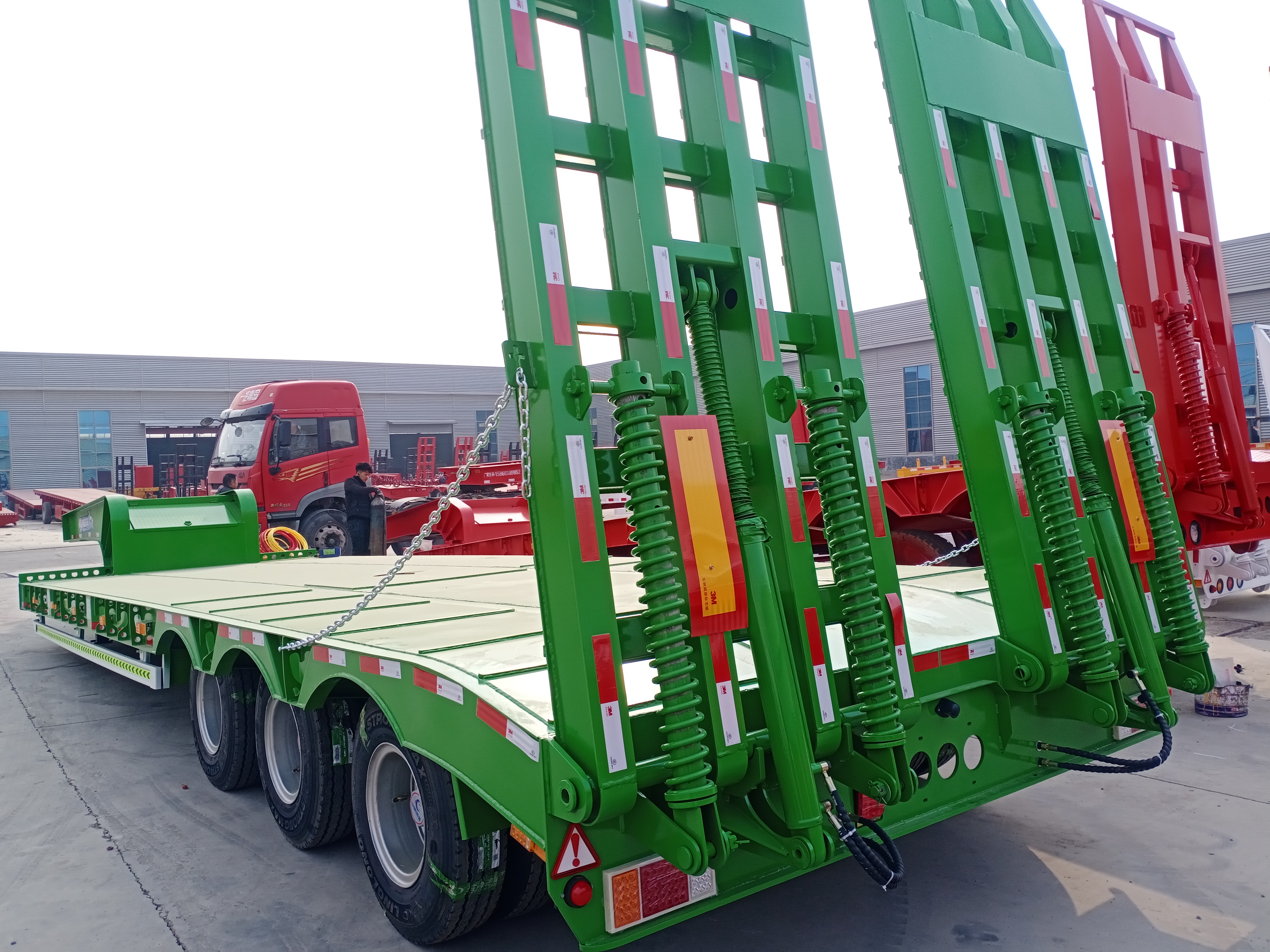 液压爬梯板车规格参数