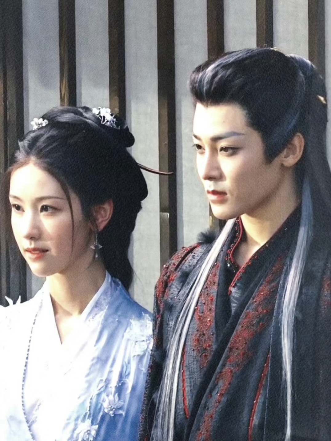 剧名:《大梦归离》 主演:侯明昊,陈都灵 ,程潇,田嘉瑞 剧情:这是部以