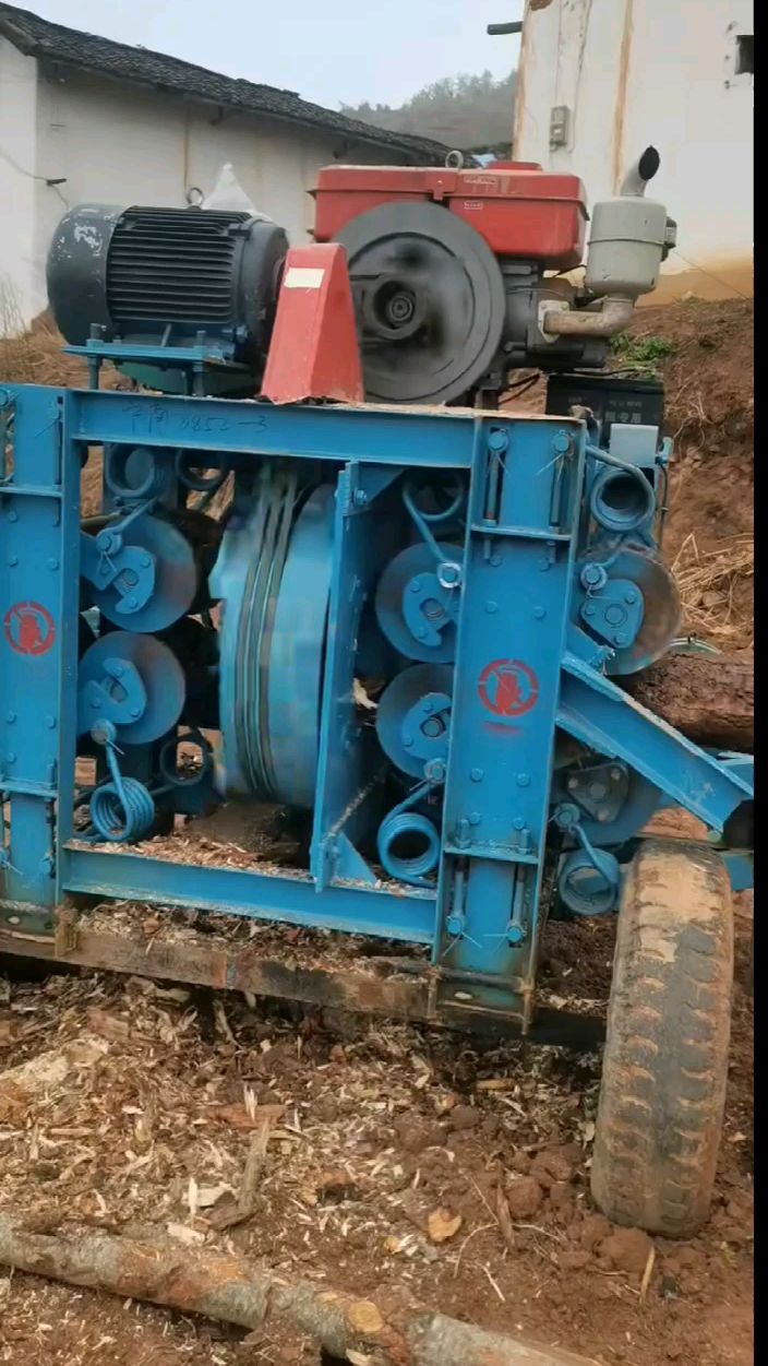 种植茯苓专用的木材扒皮机扒掉三分之一的树皮刚刚好一分钟扒皮可达到