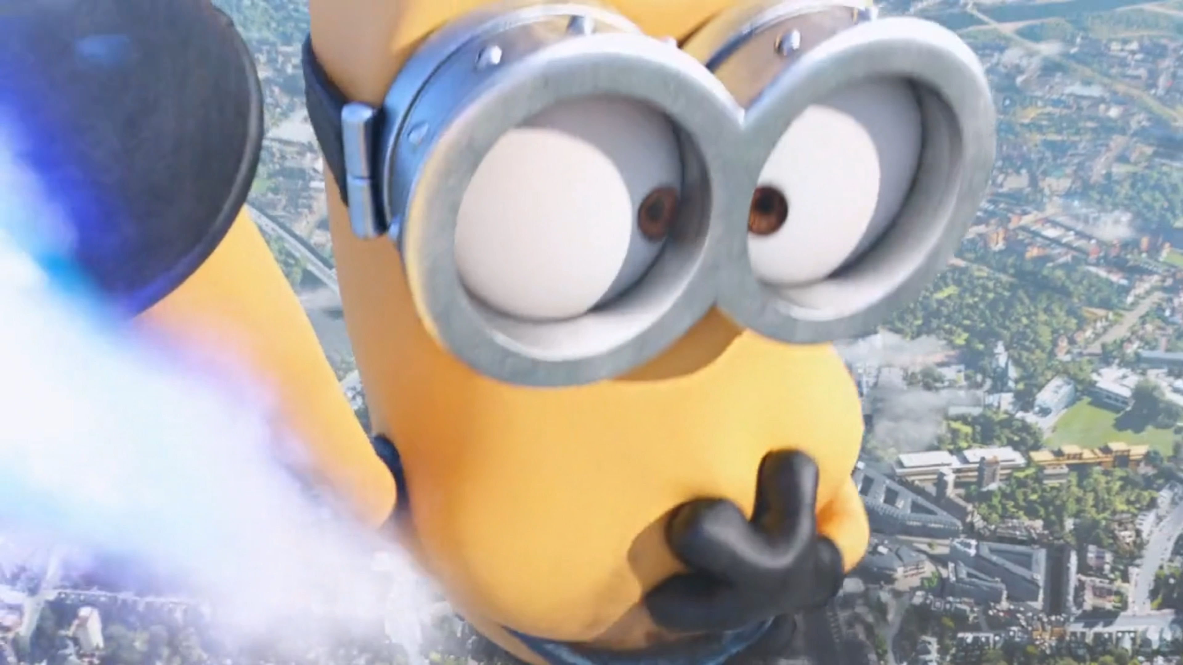 如果我有一个这样贱贱萌萌的小黄人,我会一屁股坐死的,哈哈哈哈