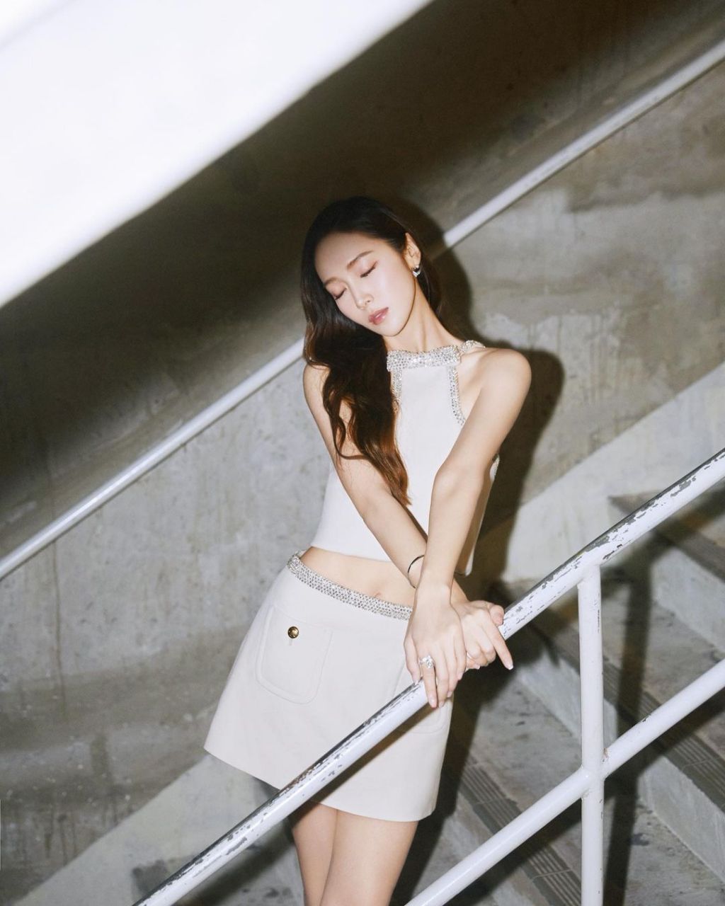 郑秀妍粉色系套装. 身材完美,甜美可人. #郑秀妍