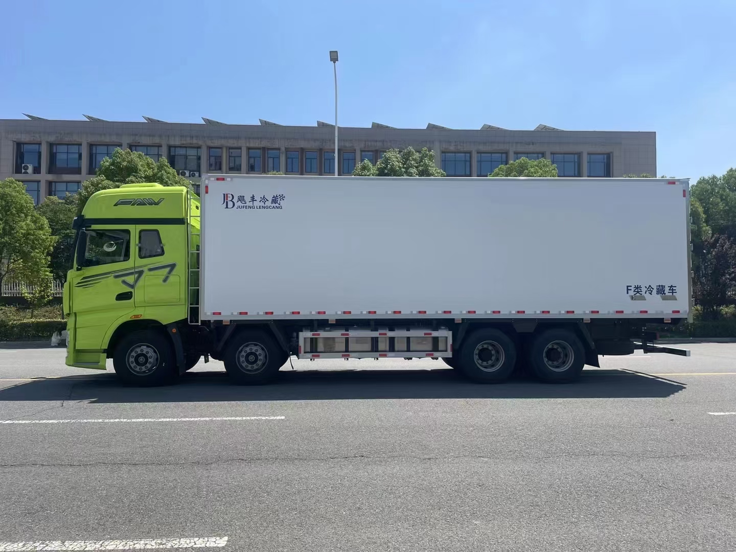 6米前四后八解放j7冷藏车,你爱了吗?飓丰大箱